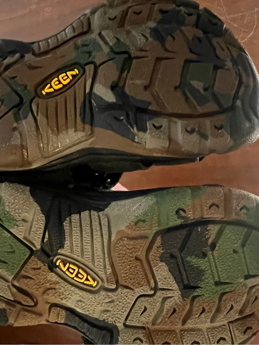 Keen Kids Olive Green Camo Closed-Toe Sandals size 4 little kids